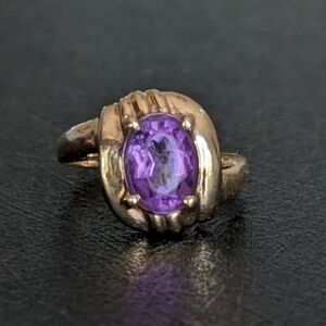 14K Amethyst Solid Gold Ring. 3.45 Grams.